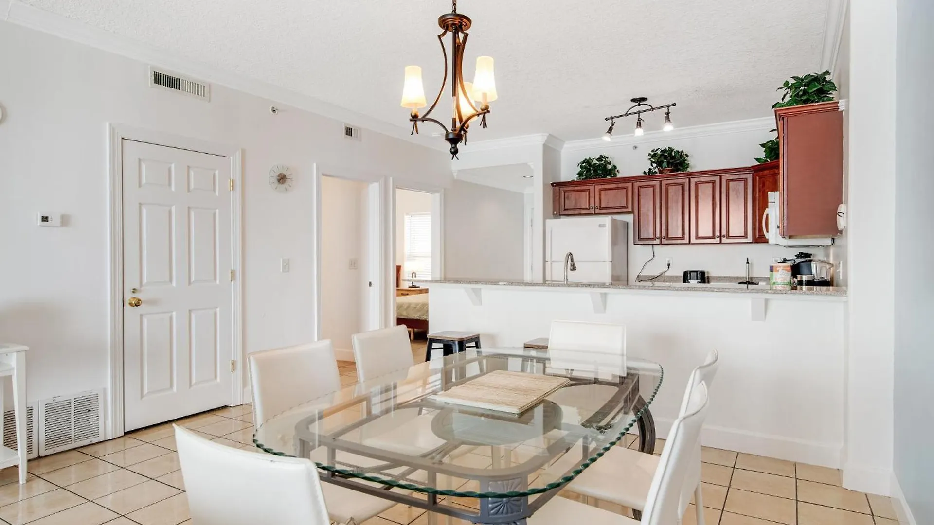Semesterbostad Fantastic Private Complex -Beachfront 2Bd Ocean Villa! Gorgeous Amenities Panama City Beach
